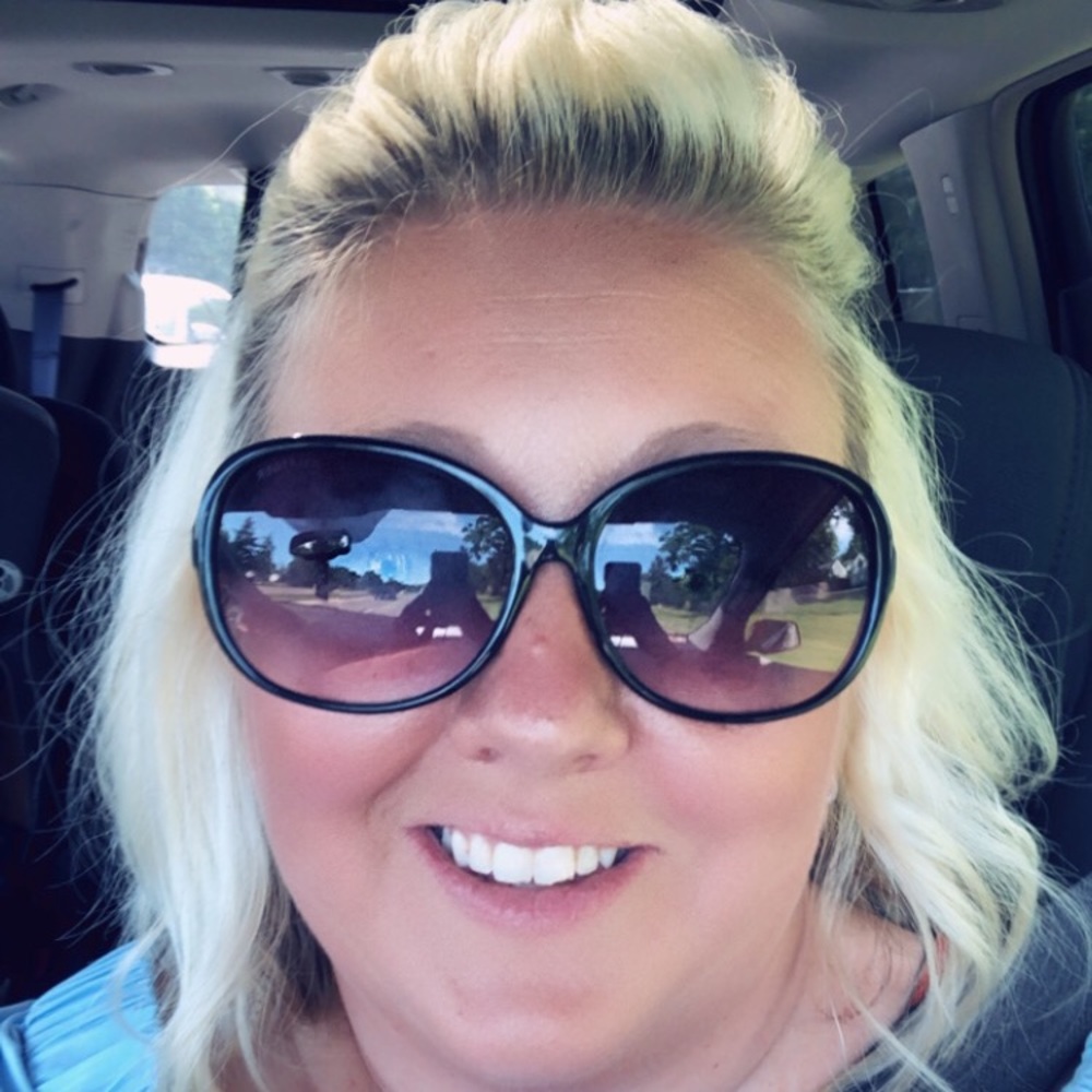 Meet your Posher, Angela